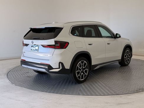 Certified 2024 BMW X1 xDrive28i w/ Technology Package AWD/4WD image 9