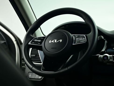 Used 2023 Kia Seltos S image 13