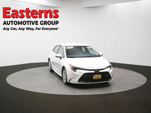 Used 2022 Toyota Corolla LE image 48