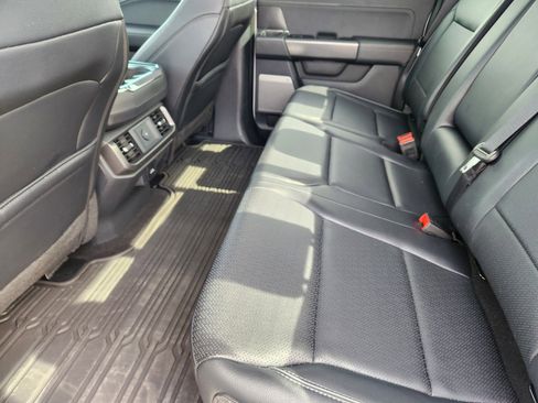 Used 2025 Ford F150 Lariat w/ Equipment Group 501A Mid image 12