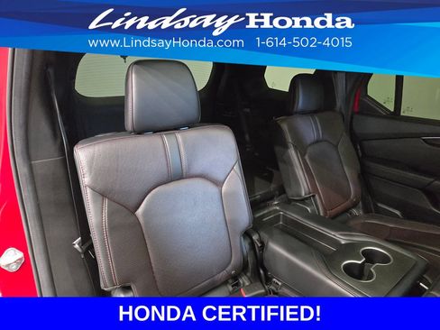 Used 2025 Honda Pilot Black Edition image 9