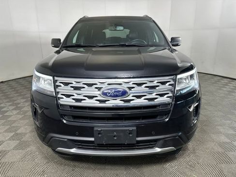 Used 2019 Ford Explorer XLT w/ Equipment Group 202A image 8
