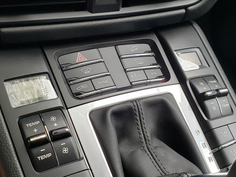 Used 2020 Porsche Macan S AWD/4WD image 24