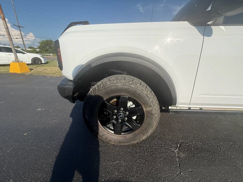 Used 2024 Ford Bronco Black Diamond AWD/4WD image 10