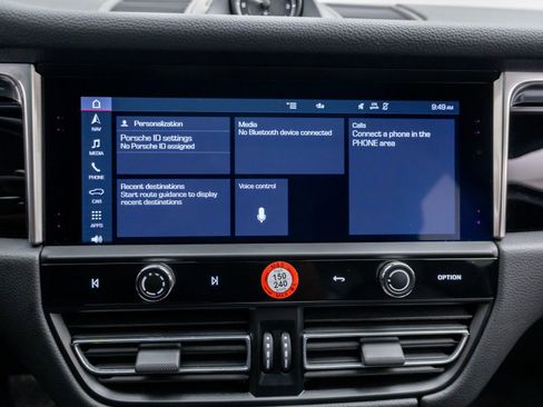 Certified 2023 Porsche Macan S AWD/4WD image 27