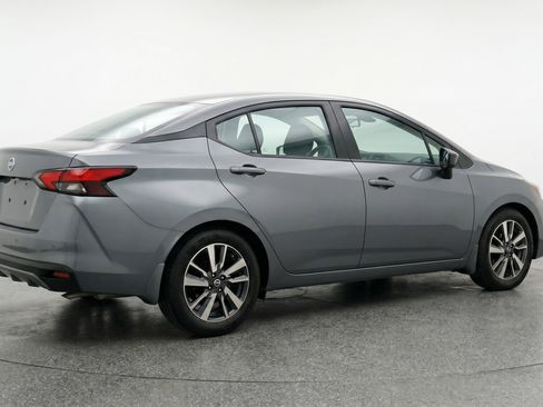 Used 2025 Nissan Versa SV image 9