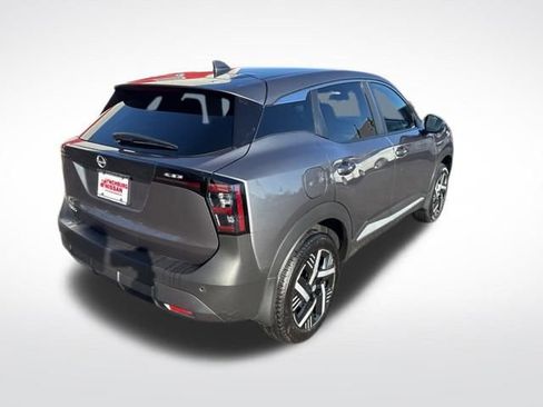 Used 2025 Nissan Kicks SV image 5