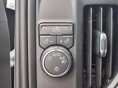 Used 2025 Chevrolet Silverado 1500 Custom image 11