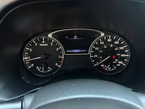 Used 2017 Nissan Pathfinder SV FWD image 31