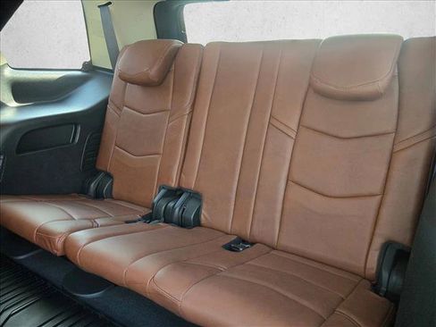 Used 2019 Cadillac Escalade Premium Luxury image 21