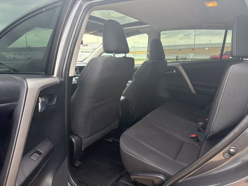 Used 2018 Toyota RAV4 XLE FWD image 24