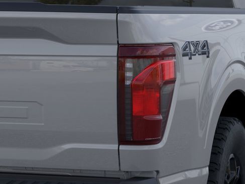New 2026 Ford F150 XLT w/ XLT Black Appearance Package AWD/4WD image 21