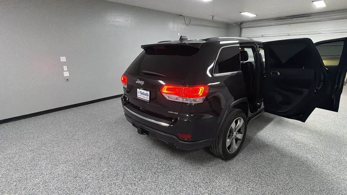 Used 2016 Jeep Grand Cherokee Limited w/ Trailer Tow Group IV AWD/4WD image 30