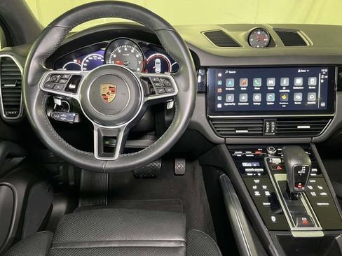 Used 2023 Porsche Cayenne w/ Premium Package AWD/4WD image 27