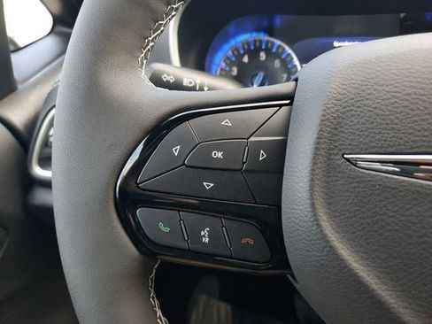 New 2026 Chrysler Pacifica Select image 23