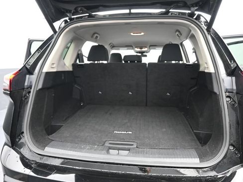 Used 2024 Nissan Rogue SV AWD/4WD image 34