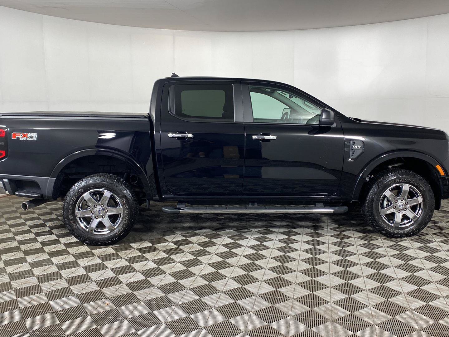 Used 2024 Ford Ranger XLT w/ FX4 Off-Road Package AWD/4WD image 8