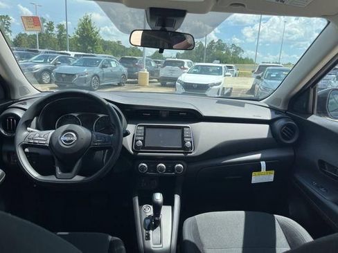 New 2025 Nissan Kicks Play S image 19