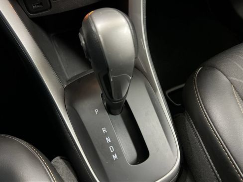 Used 2021 Chevrolet Trax LT FWD image 16