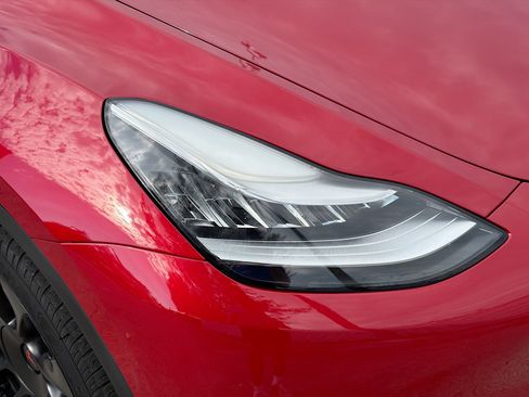 Used 2021 Tesla Model Y Long Range AWD/4WD image 33
