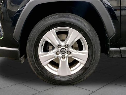 Used 2020 Toyota RAV4 XLE w/ All Weather Liner Package AWD/4WD image 11
