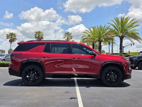 Used 2024 Chevrolet Traverse RS AWD/4WD image 7