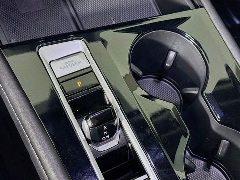 Used 2024 Volkswagen Atlas SEL image 24