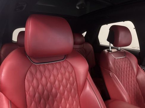 Used 2023 Genesis GV70 3.5T Sport w/ Sport Prestige Package image 39