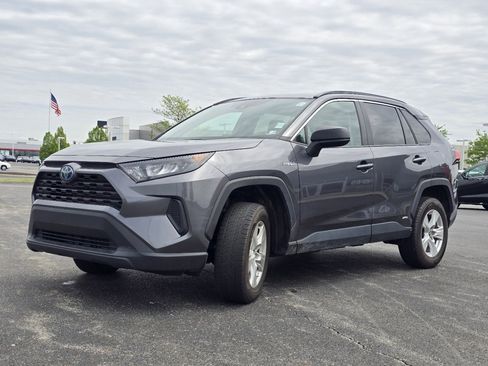 Used 2021 Toyota RAV4 LE AWD/4WD image 10