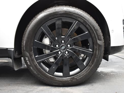 Used 2023 Land Rover Range Rover Long Wheelbase SE image 5