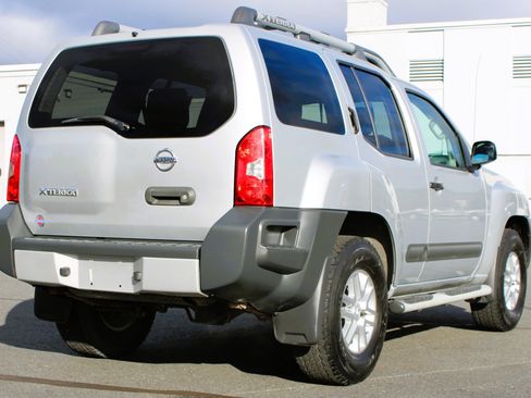 Used 2015 Nissan Xterra S w/ Value Package image 7