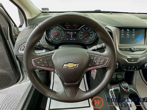 Used 2018 Chevrolet Cruze LT FWD image 11