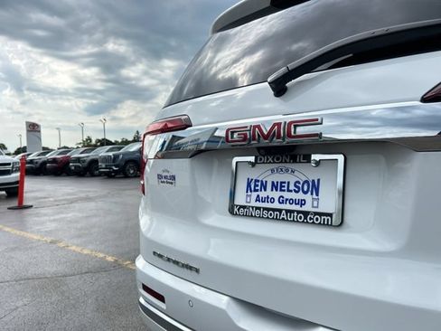 Used 2021 GMC Acadia Denali w/ Denali Ultimate Package AWD/4WD image 9