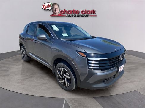 New 2026 Nissan Kicks SV image 8