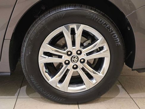 Certified 2024 Toyota Sienna Platinum AWD/4WD image 8