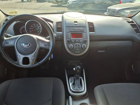 Used 2013 Kia Soul + FWD image 7