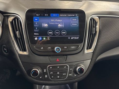 Used 2019 Chevrolet Malibu LT FWD image 15