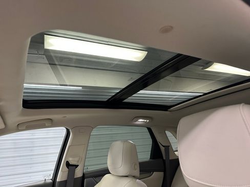 Certified 2023 Cadillac XT5 Premium Luxury image 9