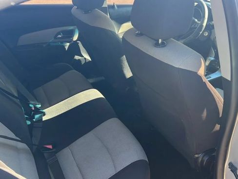 Used 2016 Chevrolet Cruze LS FWD image 6