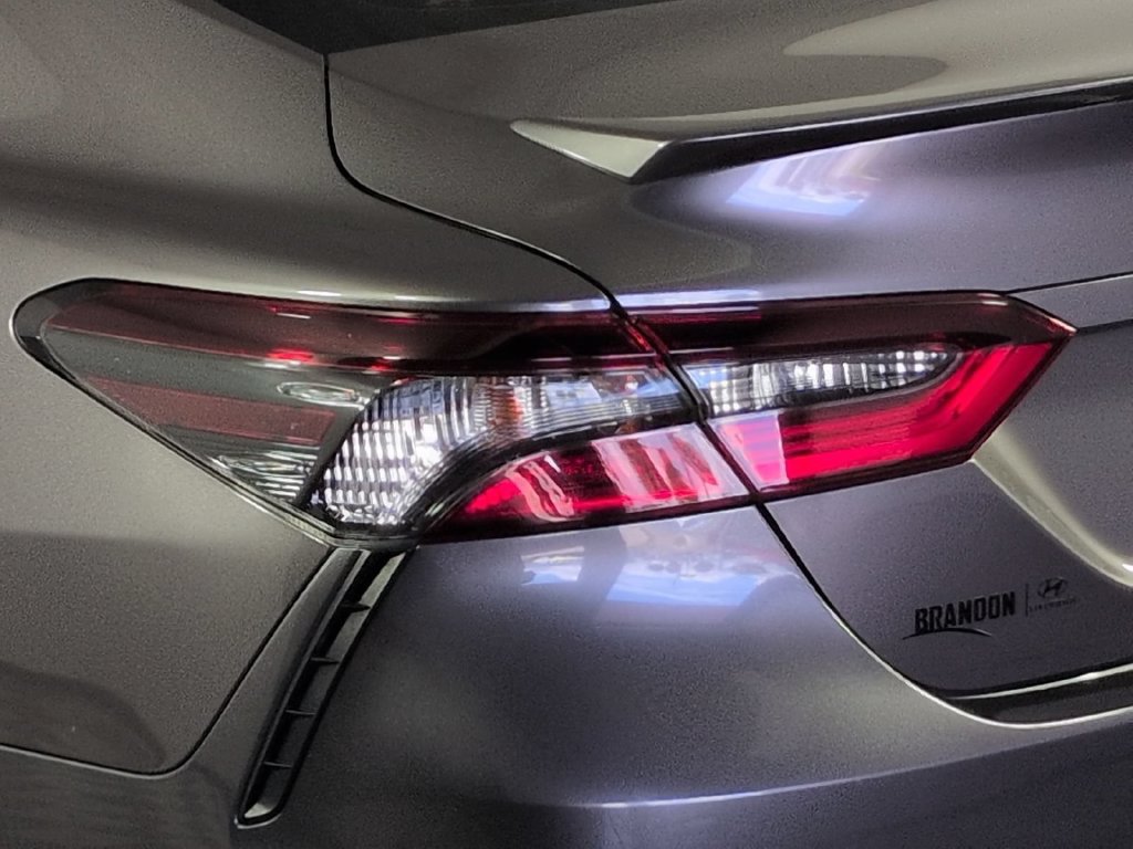 Used 2022 Toyota Camry SE FWD image 8