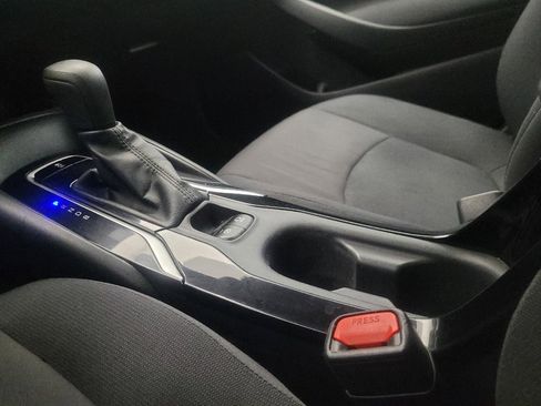 Used 2020 Toyota Corolla LE w/ Carpet Mat Package (TMS) FWD image 26