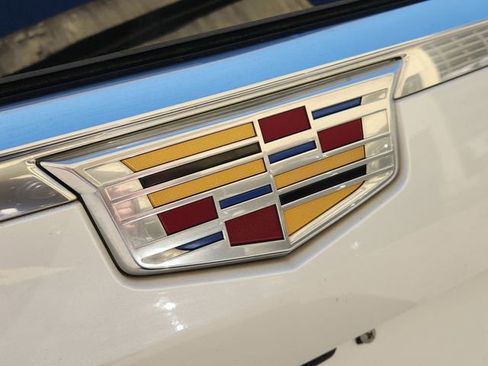 Used 2023 Cadillac Escalade Premium Luxury image 32