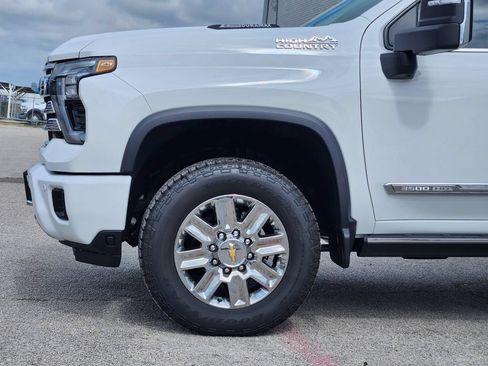 New 2026 Chevrolet Silverado 3500 High Country w/ High Country Premium Package AWD/4WD image 5