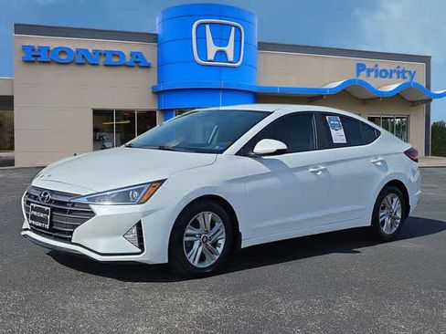 Used 2020 Hyundai Elantra SEL FWD image 2