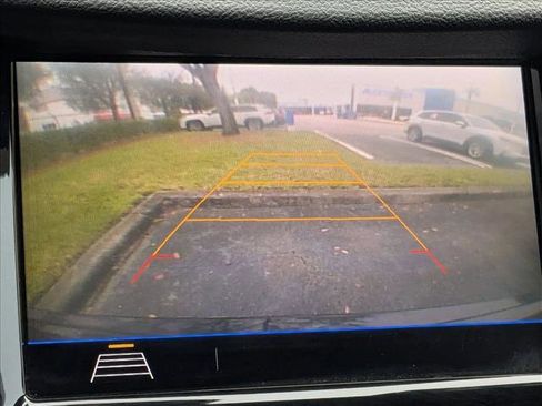 Used 2018 Chevrolet Trax LT w/ LT Convenience Package image 12