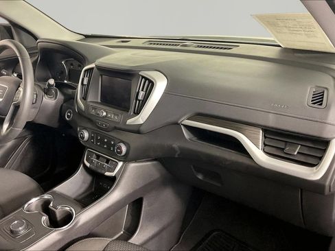 Used 2024 GMC Terrain SLE FWD image 21