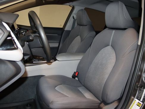 Used 2023 Toyota Camry LE image 36