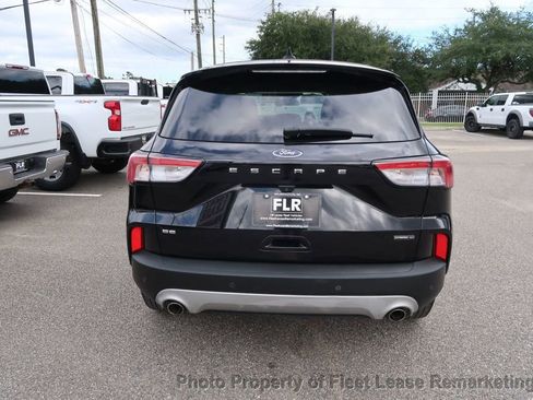 Used 2021 Ford Escape SE image 4