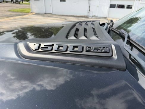 Used 2019 RAM 1500 Laramie AWD/4WD image 41