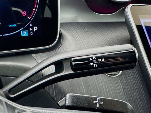 Used 2025 Mercedes-Benz C 300 Sedan image 18